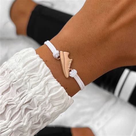 lovely runner bracelet